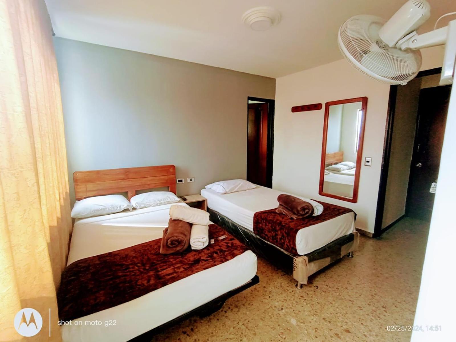 Hotel Medellin Kapital Buitenkant foto