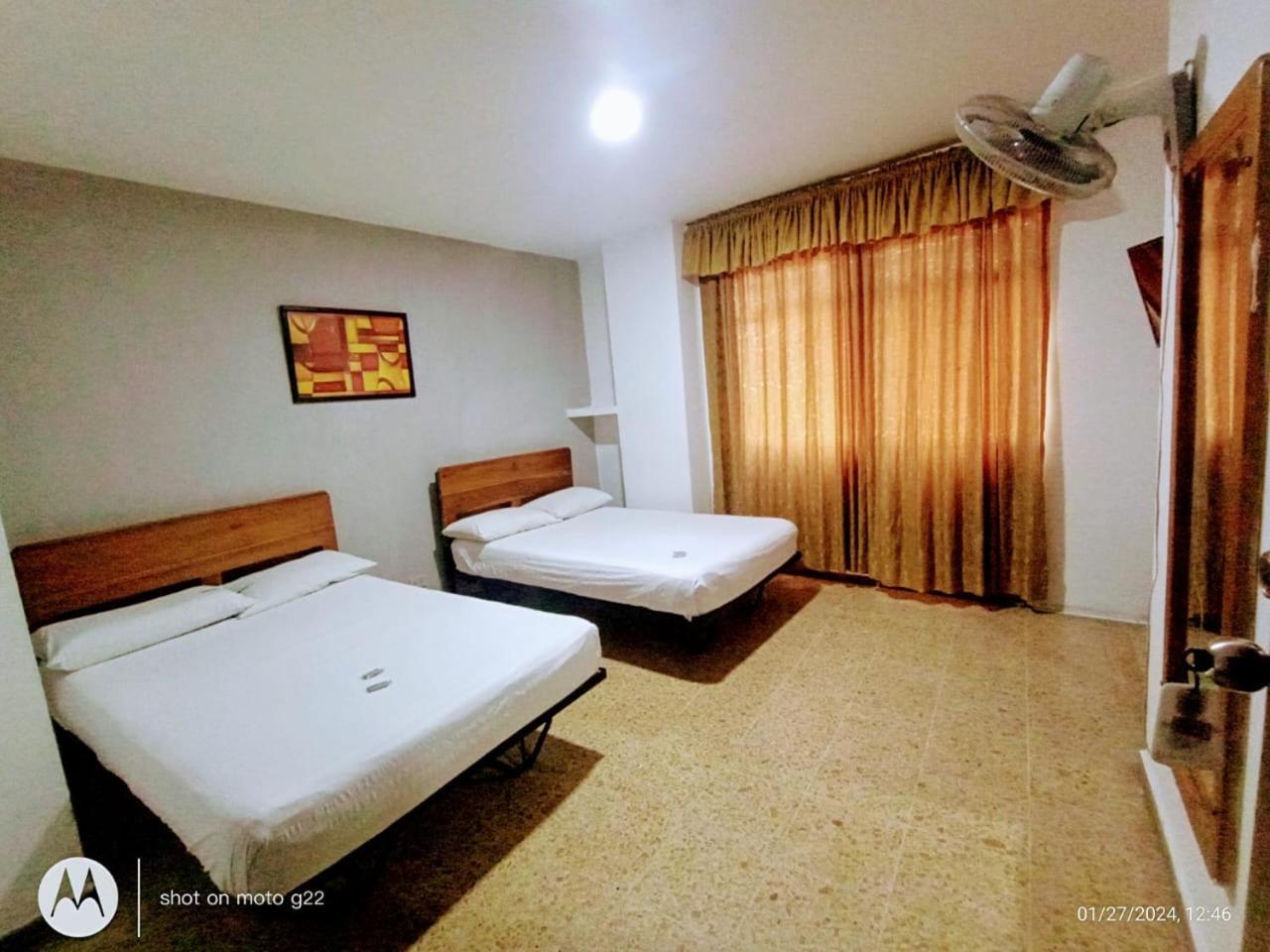 Hotel Medellin Kapital Buitenkant foto